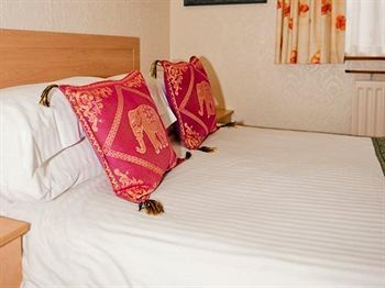 Myroomz Tudor Rose Original 3* Blackpool